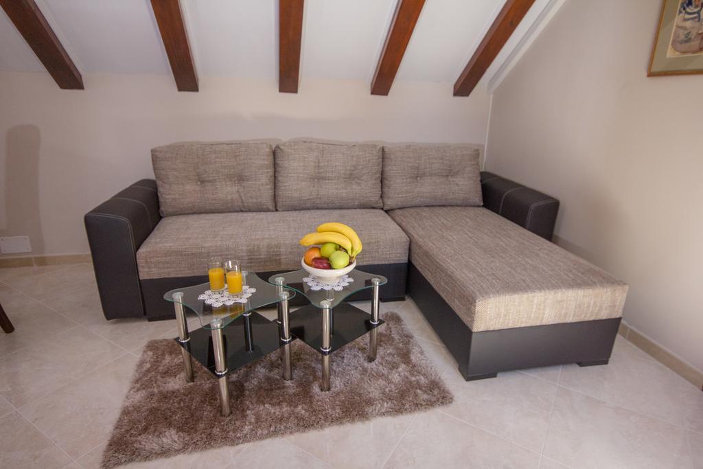 Apartment Niko Kastel Stari Каштела Номер фото