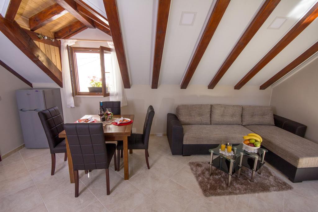 Apartment Niko Kastel Stari Каштела Номер фото